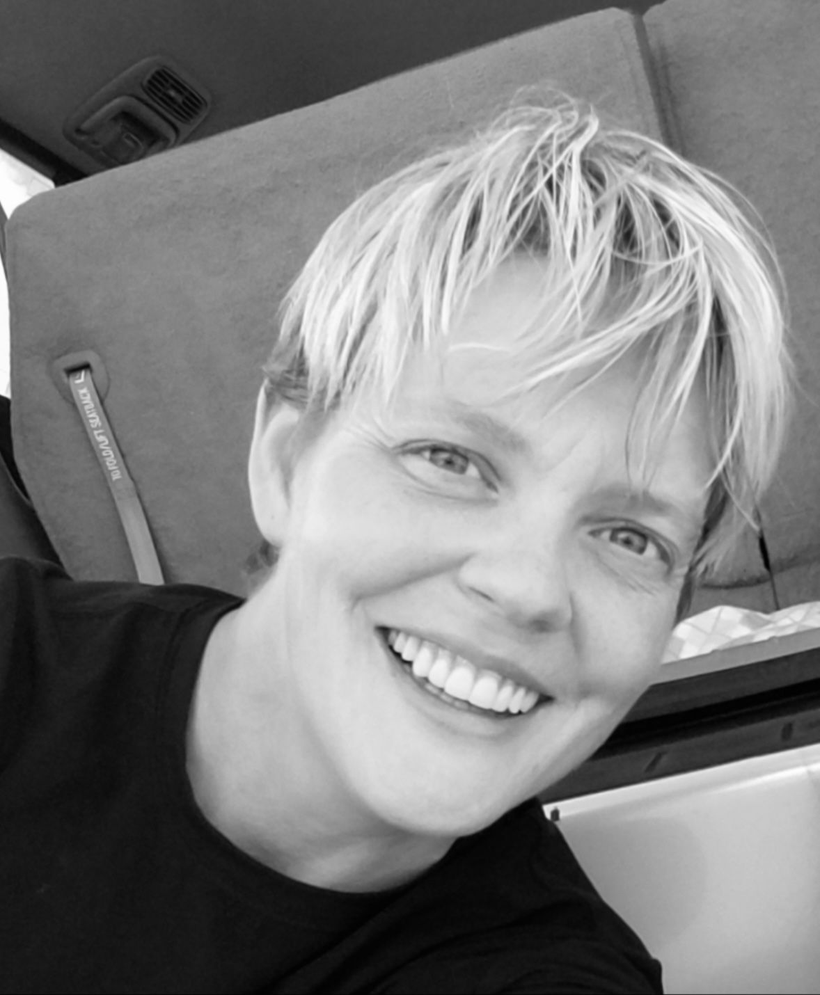 S2.E10 - With Jen's faith in Christ, her life was changed from being a homeless meth addict to helping others.