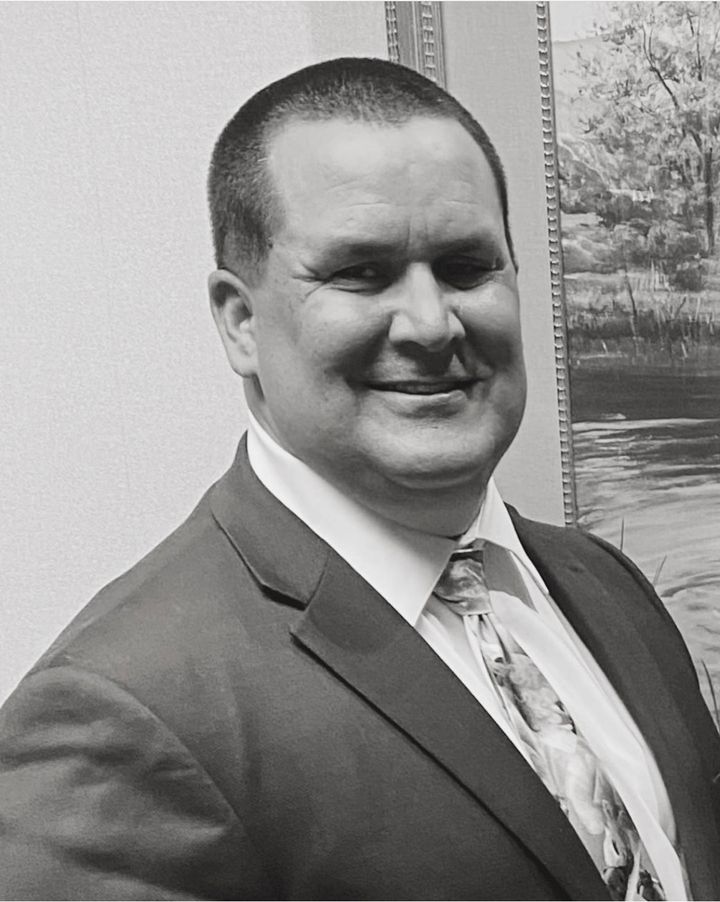 S1:E36 - At two years old, Ben Banks survived stage V cancer from a blood transfusion that infected him with HIV. Join us as we hear how he has used these experiences to bless the lives of so many others.
