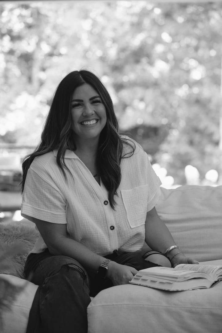 S2.E57 - Holly was a DIY influencer with over one million followers - until she decided to switch gears and use her platform to share the gospel of Jesus Christ.